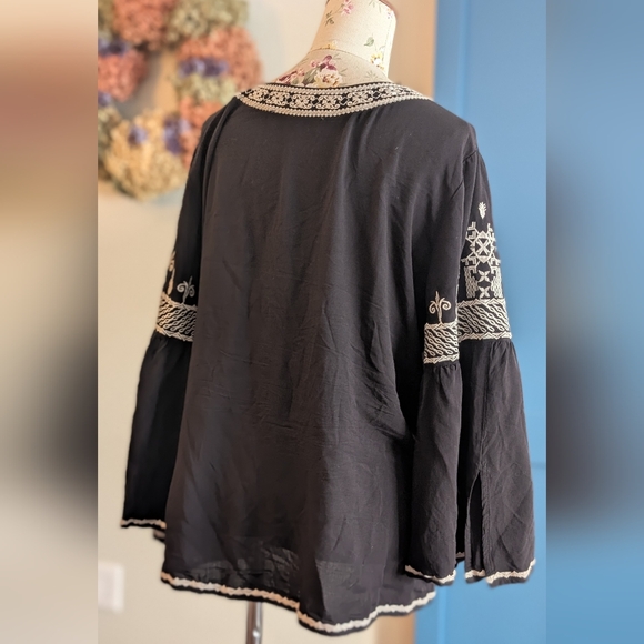 Chelsea & Theodore Black Embroidered Blouse - Picture 3 of 6
